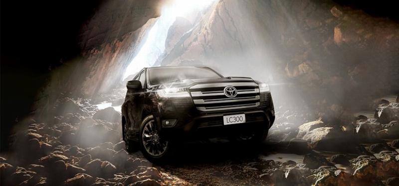 Minh họa xe SUV dùng ACC trong điều kiện giao thông phức tạp tại Việt Nam