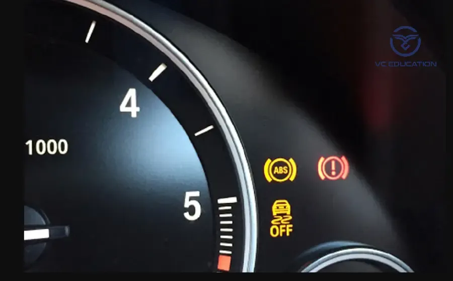 Kiểm tra cảm biến tốc độ bánh xe bằng đồng hồ vạn năng