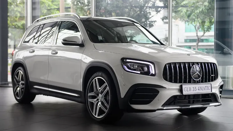 Cảm giác lái xe Mercedes 4MATIC trên đường trơn trượt ổn định và an toàn