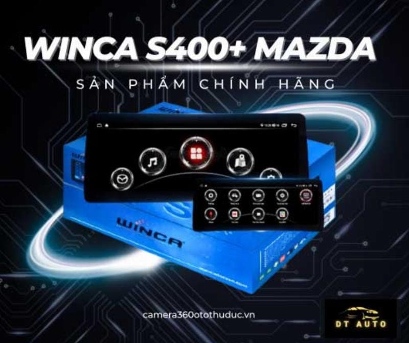 Kỹ thuật viên Garage Auto Speedy kiểm tra hệ thống màn hình giải trí và kết nối Android Auto CarPlay trên xe ô tô