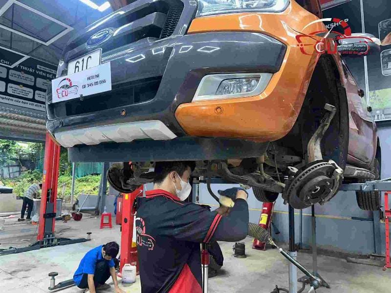 Đèn báo lỗi động cơ Check Engine khi xe bị mã P0607 Control Module Performance