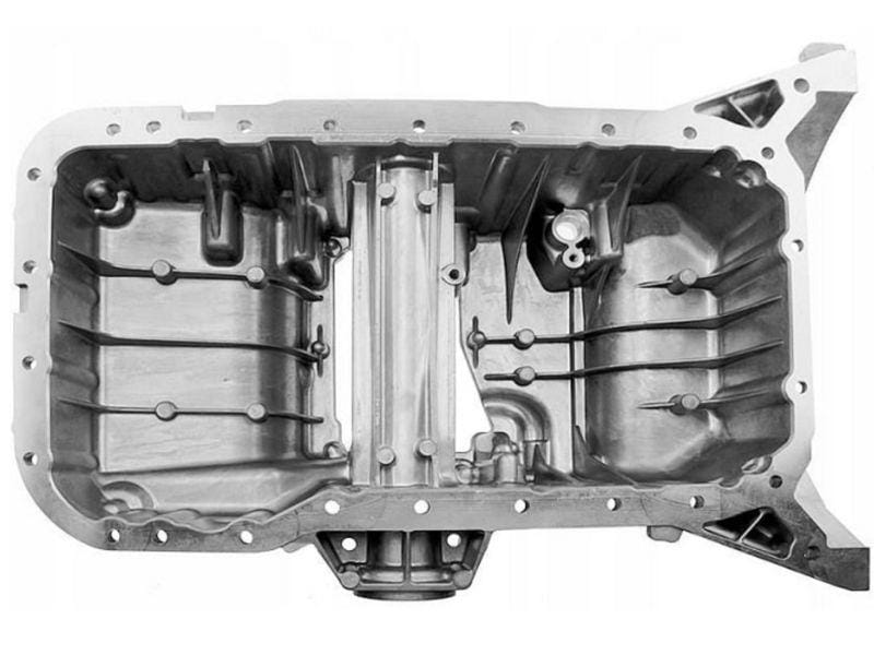 Kỹ thuật viên Auto Speedy kiểm tra hộp số xe Subaru