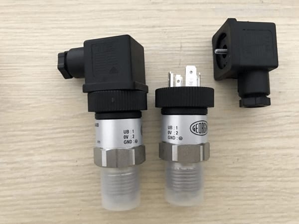 kiem-tra-dien-ap-cam-bien-van-dieu-khien-dong-co