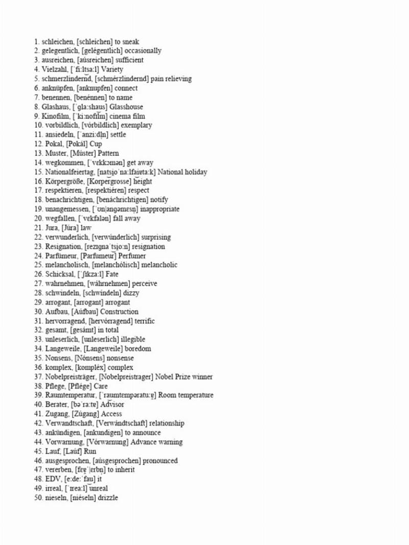 Kỹ thuật viên Garage Auto Speedy kiểm tra vị trí lắp camera ACC trên kính chắn gió ô tô, gần gương chiếu hậu trung tâm, thể hiện sự chuyên nghiệp