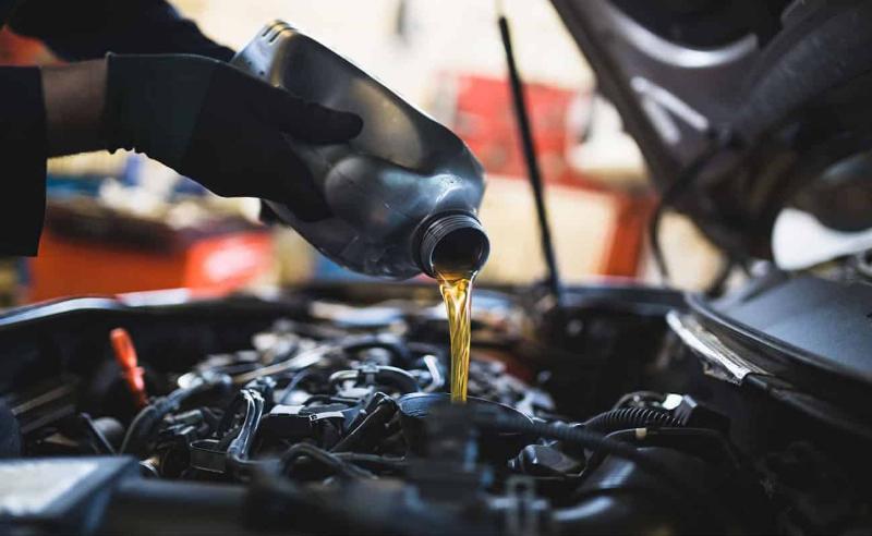 Kiểm tra dầu động cơ Honda CRV định kỳ