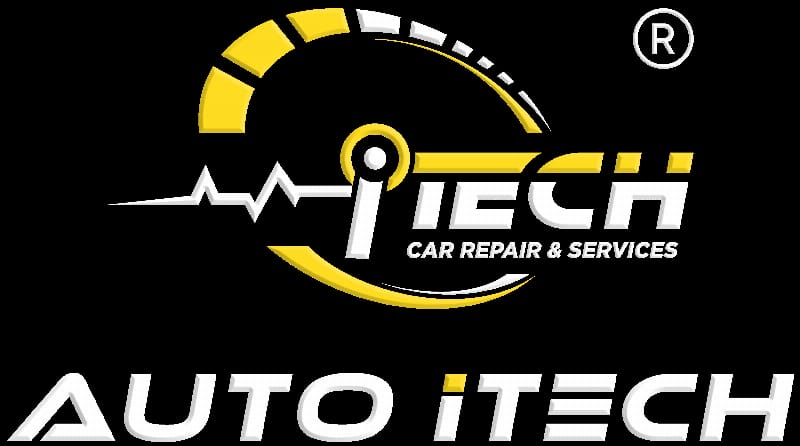 Mot ky thuat vien dang chan doan va sua chua loi P0325 tren dong co xe hoi