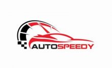 Kỹ thuật viên Garage Auto Speedy kiểm tra trực quan hệ thống turbocharger trên xe ô tô