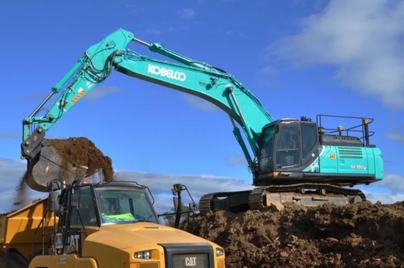 Minh họa mã lỗi P0203 liên quan đến mạch kim phun xi lanh số 3 và ECU.