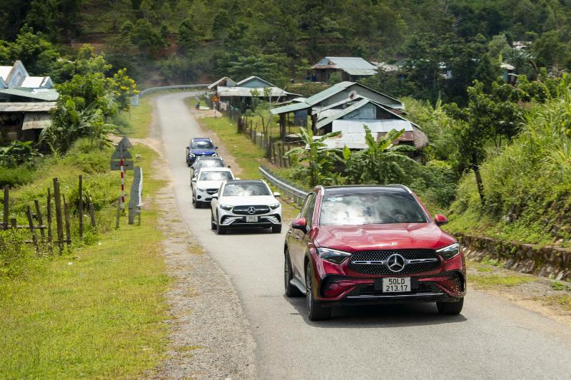 Mercedes GLC 300 4Matic chinh phục đỉnh đèo, hệ thống 4Matic phát huy tối đa hiệu quả