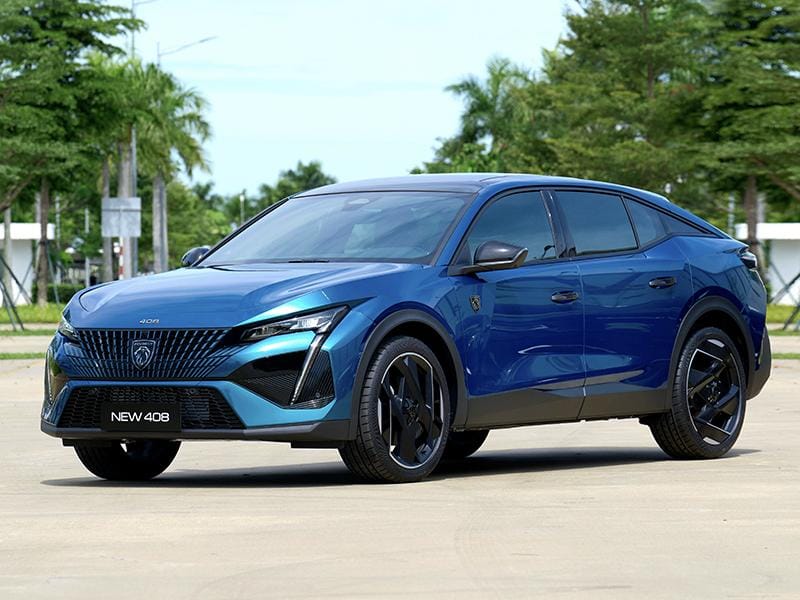 Phân biệt sự khác nhau cốt lõi giữa hệ thống Cruise Control tiêu chuẩn và Adaptive Cruise Control (ACC)