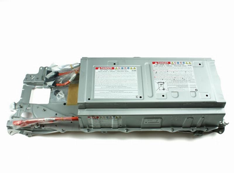 Kiểm tra động cơ xe Prius bằng công cụ chẩn đoán chuyên dụng