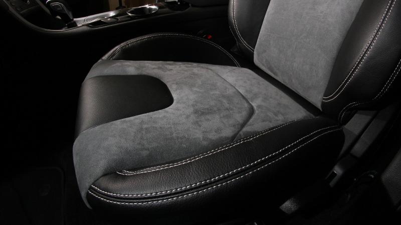 cấu-trúc-vi-sợi-alcantara-giúp-hạn-chế-bụi-bẩn