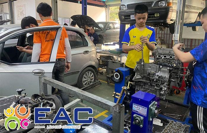 Sửa chữa ô tô chuyên nghiệp