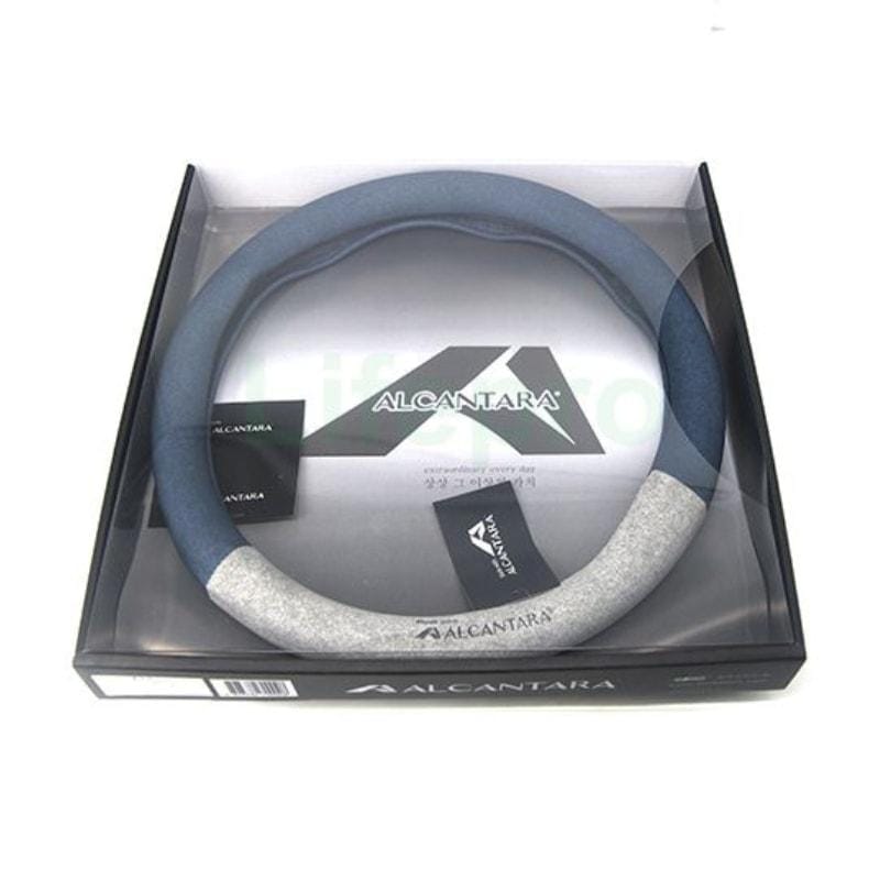 Vô lăng Alcantara thiết kế đơn giản sang trọng