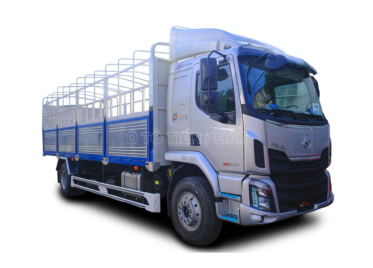 Xe tải Peterbilt với ống xả đã được độ đẹp mắt và hầm hố