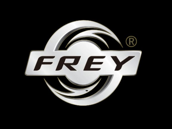 Hình ảnh tổng quan không gian xưởng dịch vụ sửa chữa ô tô chuyên nghiệp, sạch sẽ và hiện đại của Garage Auto Speedy tại Hà Nội, địa chỉ tin cậy để khắc phục lỗi P0042