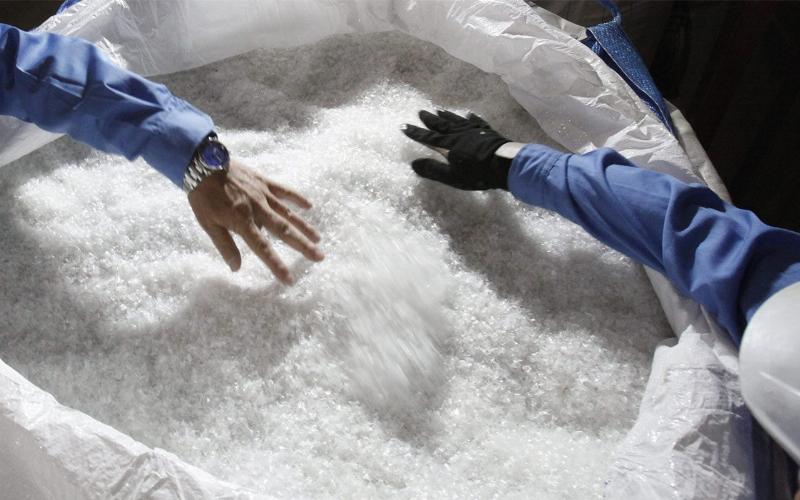 Bảng so sánh chi tiết các loại PE dùng trong bơm hóa chất: HDPE, LDPE, UHMWPE.