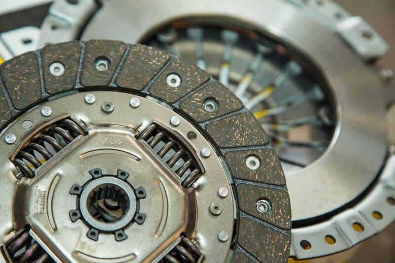 các bộ phận chính của bộ ly hợp ô tô