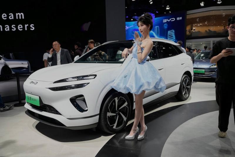 Bàn ép Trung Quốc giá rẻ tràn lan trên thị trường phụ tùng ô tô