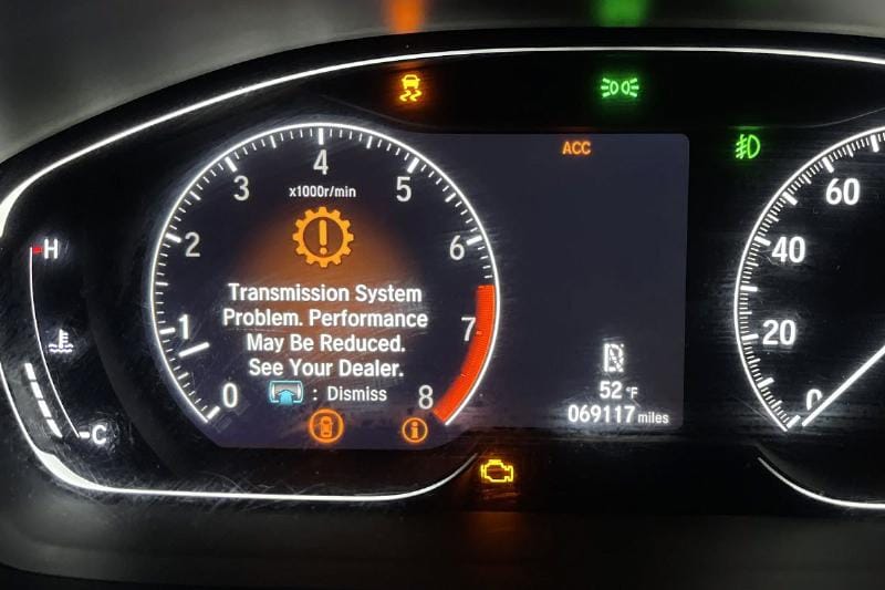 den check engine canh bao su co bom pe