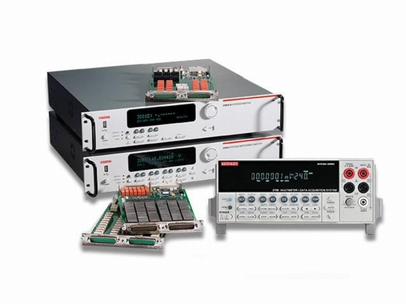 kiểm tra áp suất bơm cao áp bằng đồng hồ đo chuyên dụng để xác định tình trạng