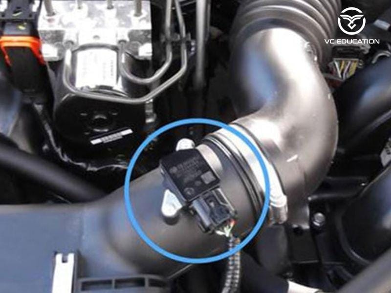 Kiểm tra cảm biến ánh sáng cabin ô tô bằng máy chẩn đoán