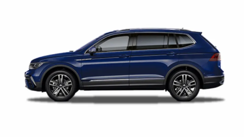 Kỹ thuật viên kiểm tra motor điện hệ thống phanh tay điện tử tại Auto Speedy
