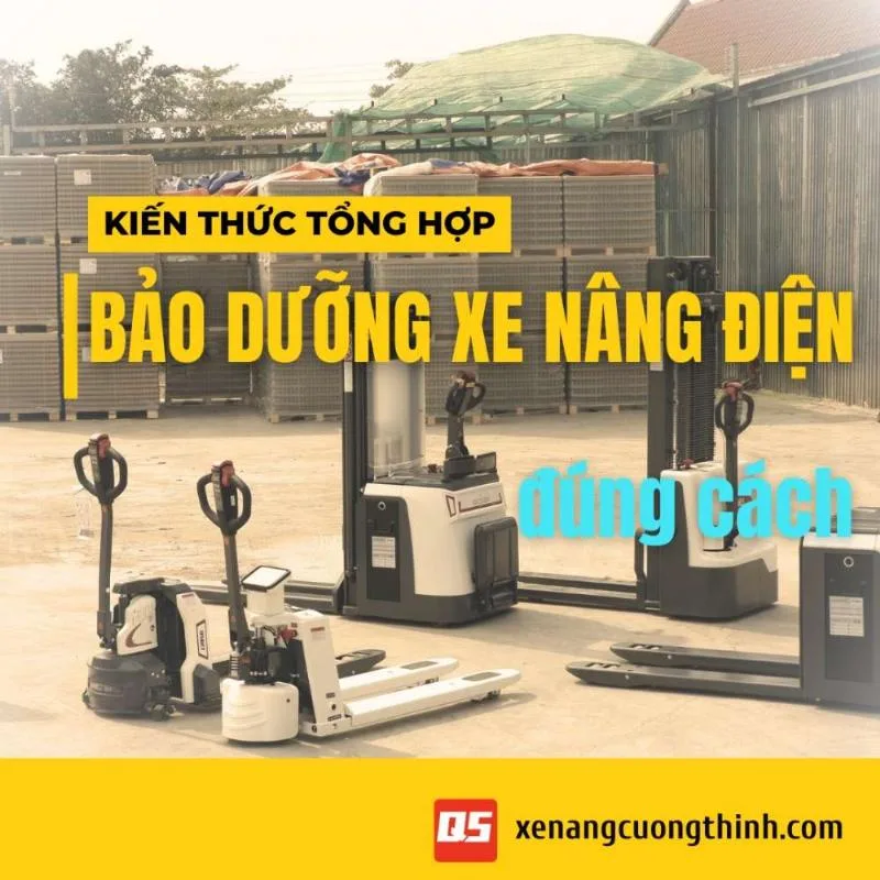 Kỹ thuật viên kiểm tra mức nước rửa kính trong bình chứa và доливать khi cần thiết