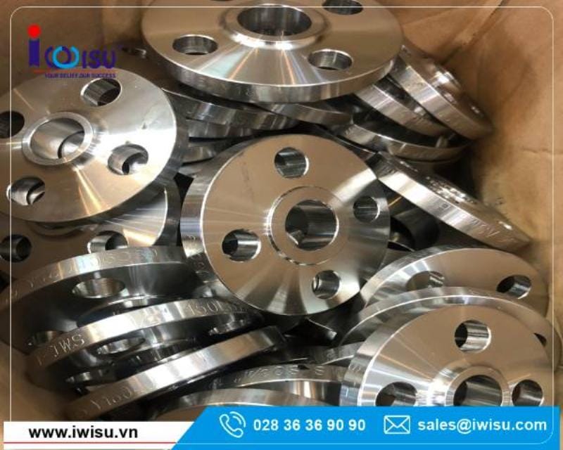 Ống thép carbon bị ăn mòn do tiếp xúc với hóa chất không tương thích