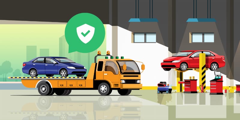 Tư vấn viên gara ô tô hỗ trợ khách hàng chọn gói bảo hiểm vật chất phù hợp với nhu cầu