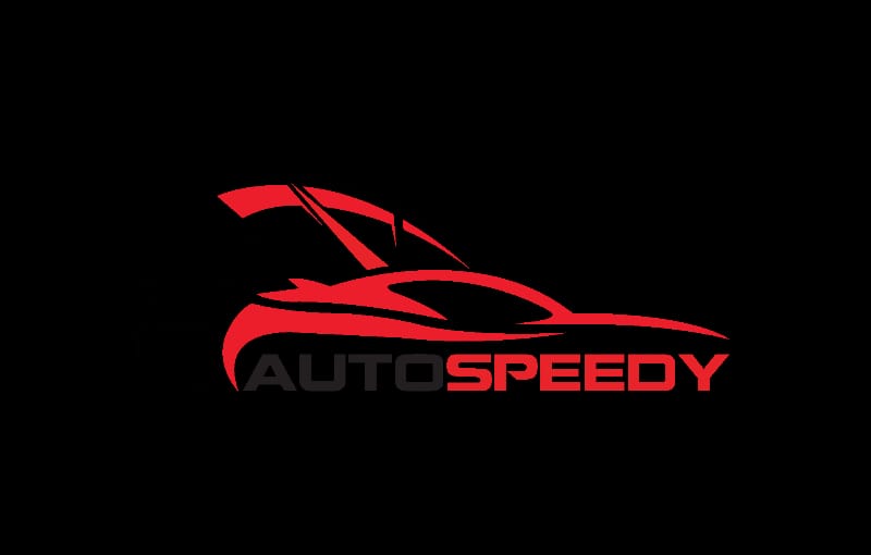 Kỹ thuật viên Garage Auto Speedy đang kiểm tra và vệ sinh bộ chế hòa khí ô tô cẩn thận.